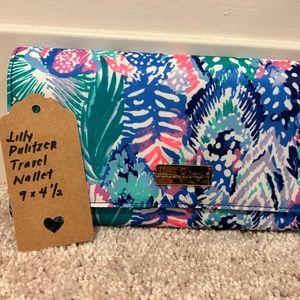 NWT - Lilly Pulitzer - Travel Wallet